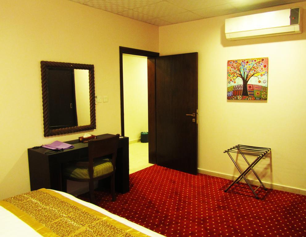 Jw Inn Hotel Nadinah Phòng bức ảnh