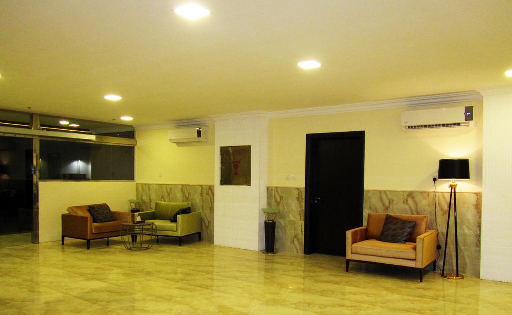 Jw Inn Hotel Nadinah Ngoại thất bức ảnh