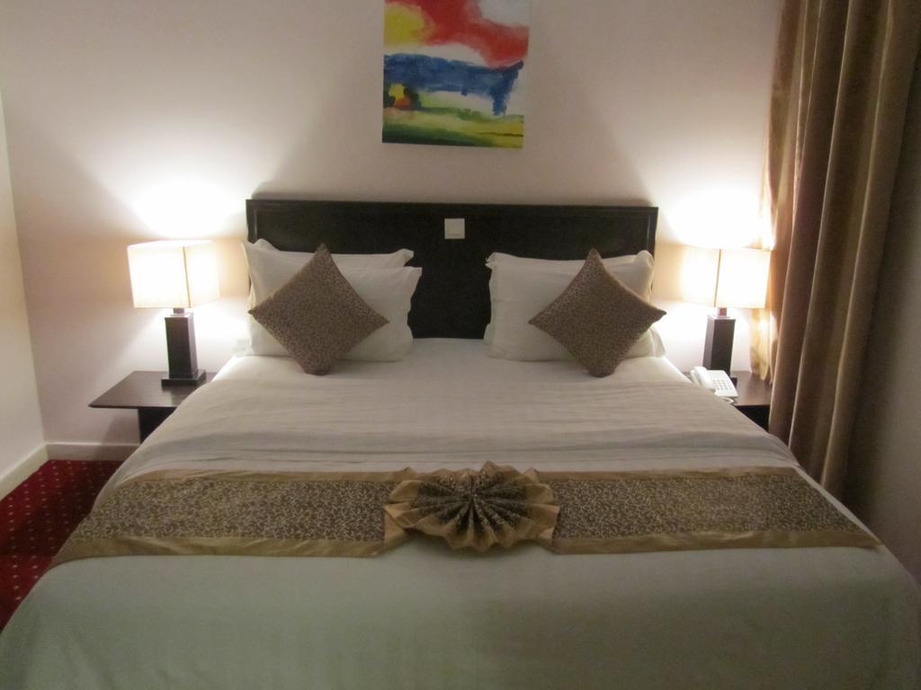 Jw Inn Hotel Nadinah Ngoại thất bức ảnh