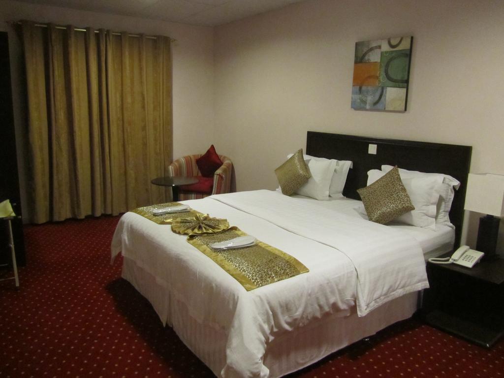 Jw Inn Hotel Nadinah Ngoại thất bức ảnh