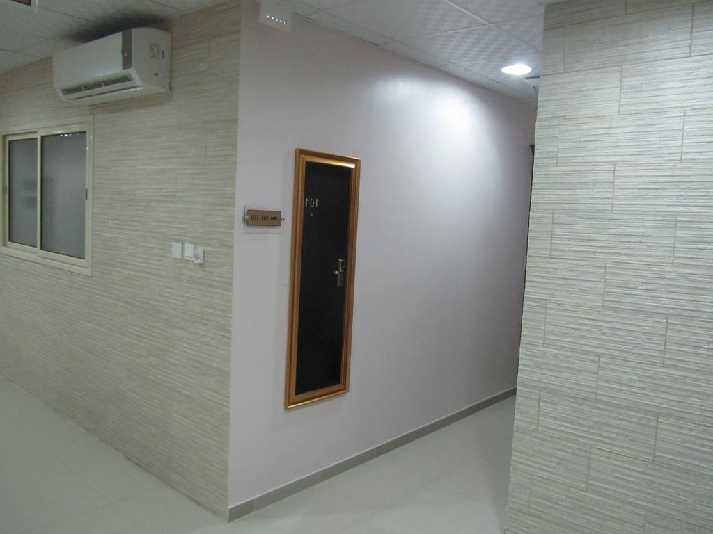 Jw Inn Hotel Nadinah Ngoại thất bức ảnh