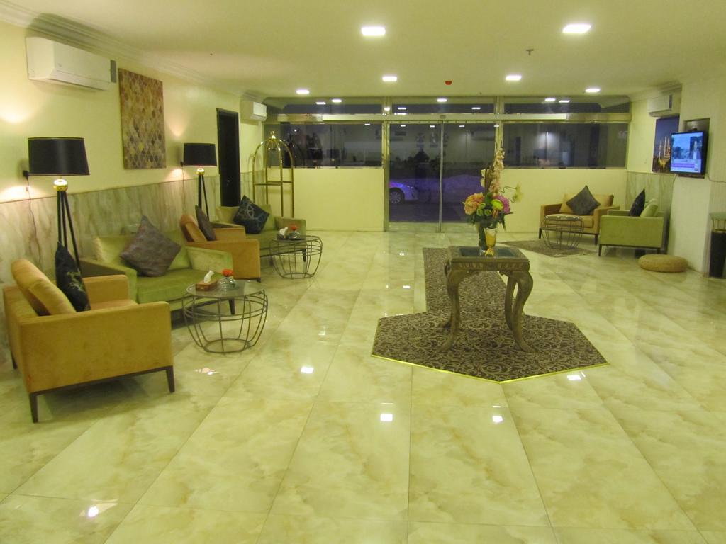 Jw Inn Hotel Nadinah Ngoại thất bức ảnh