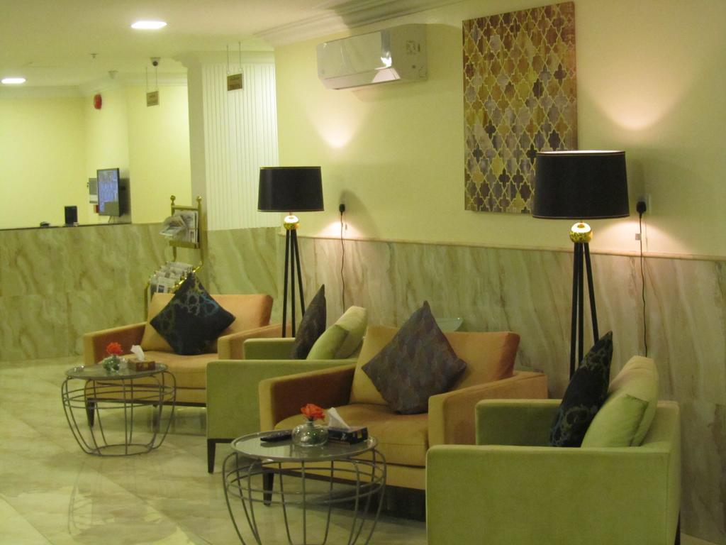 Jw Inn Hotel Nadinah Ngoại thất bức ảnh