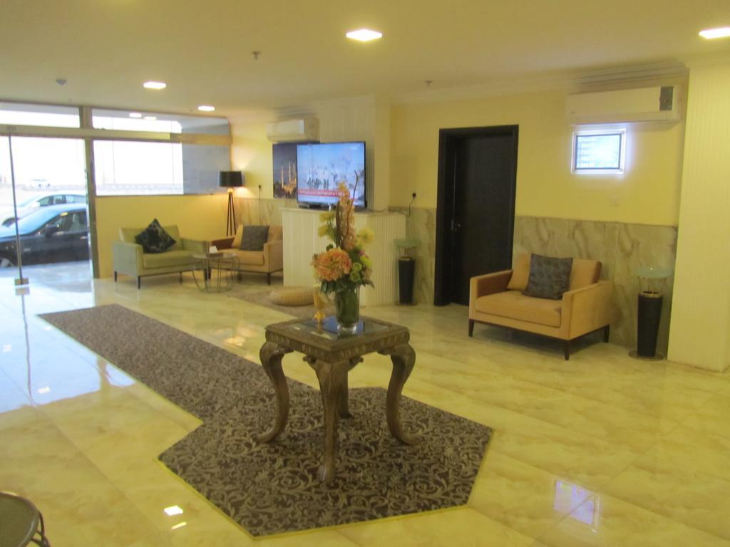 Jw Inn Hotel Nadinah Ngoại thất bức ảnh