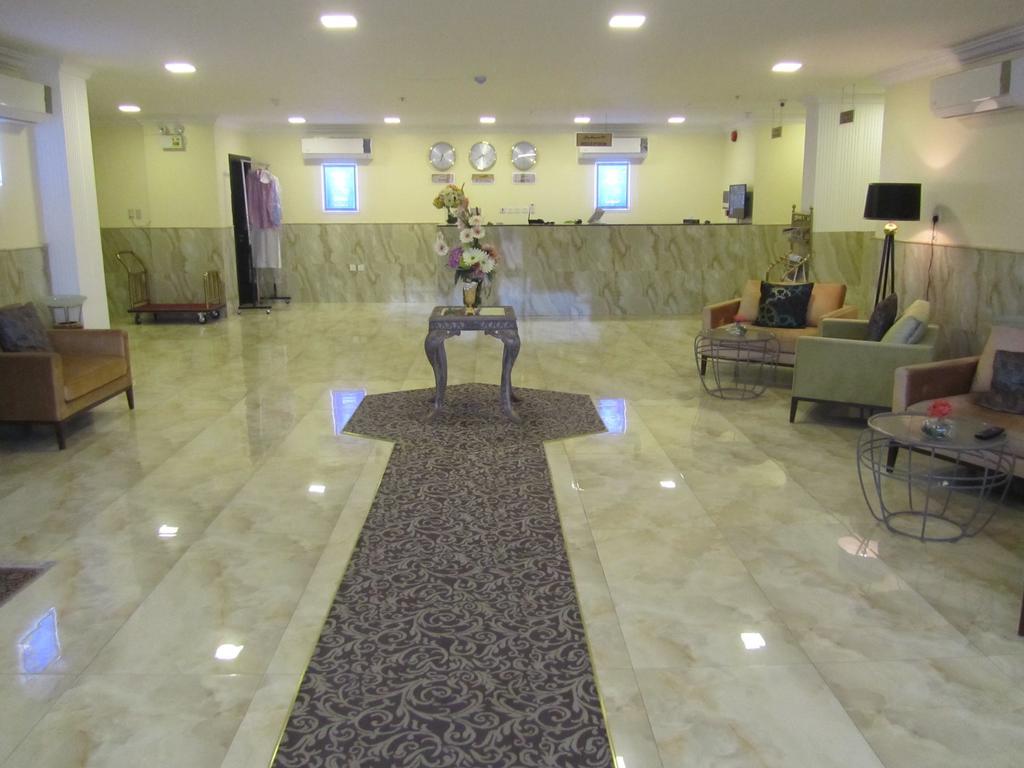 Jw Inn Hotel Nadinah Ngoại thất bức ảnh