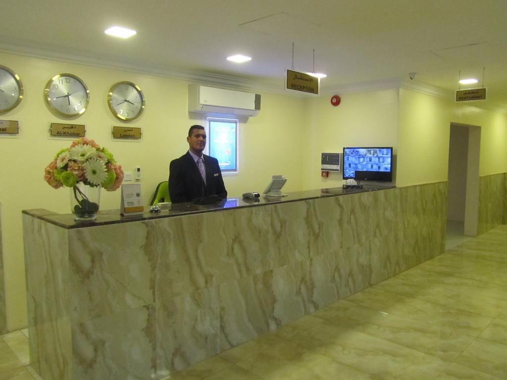 Jw Inn Hotel Nadinah Ngoại thất bức ảnh