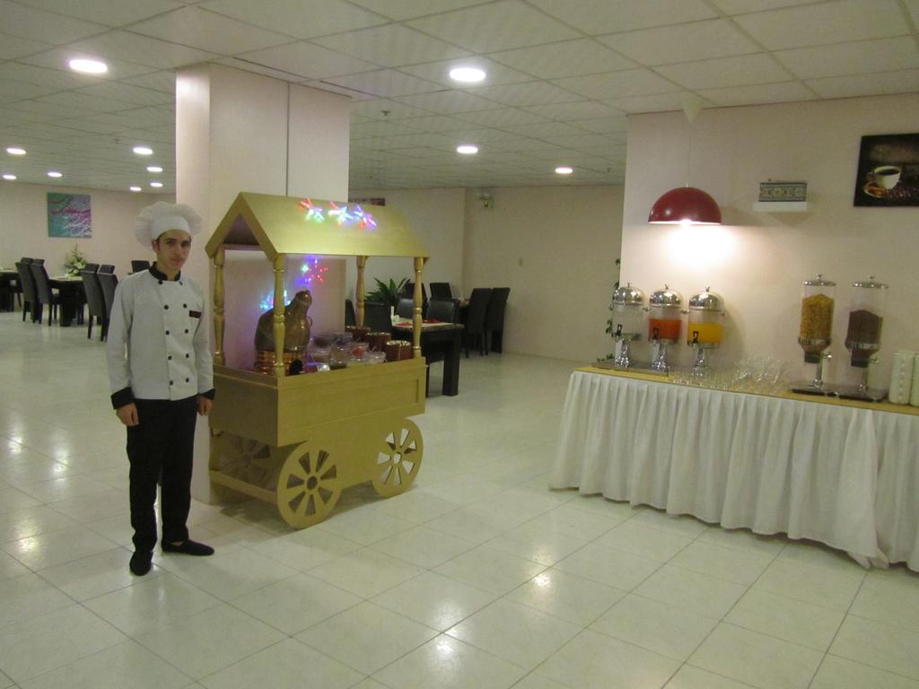 Jw Inn Hotel Nadinah Ngoại thất bức ảnh